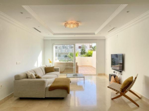 Aloha Hill Club Exclusive Apartment with Premier Resort Amenities